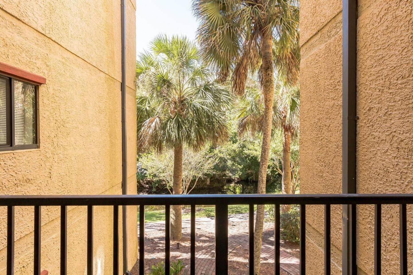 Forest Beach Condo Walk To Coligny, Pool, Tennis Hilton Head Island Exterior photo